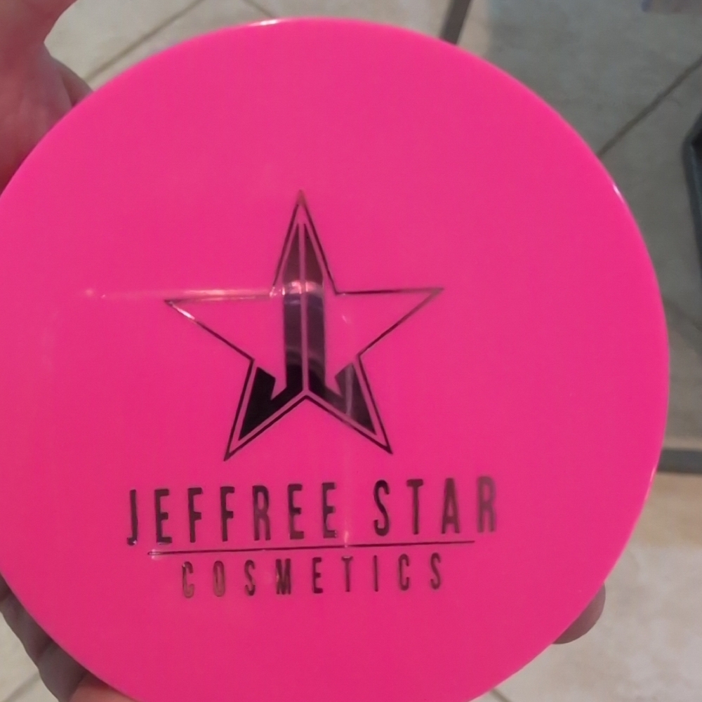 Jeffree Star Cosmetics Pink and Gold Packaging - Picture 7 of 8